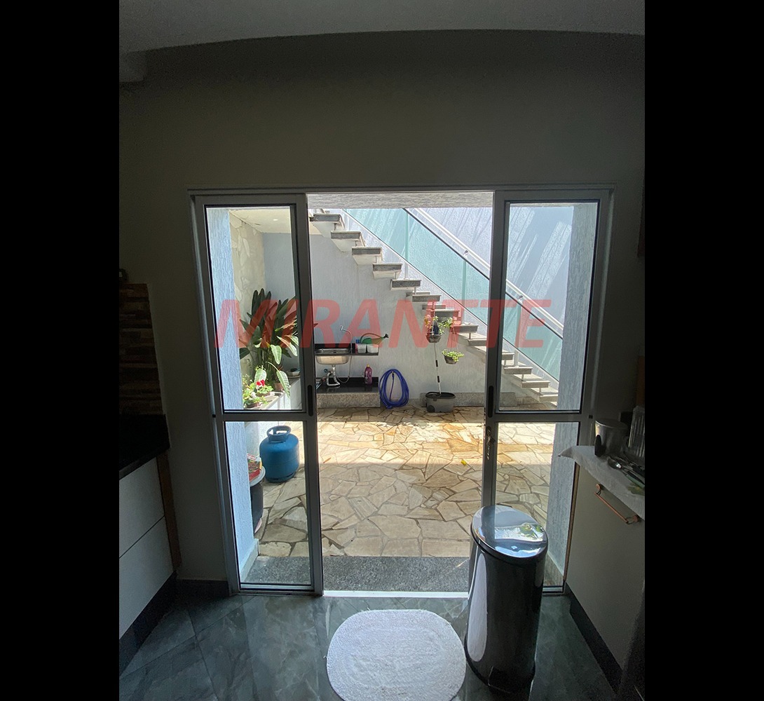 Sobrado de 350m² com 4 quartos em Jardim Ibiratiba