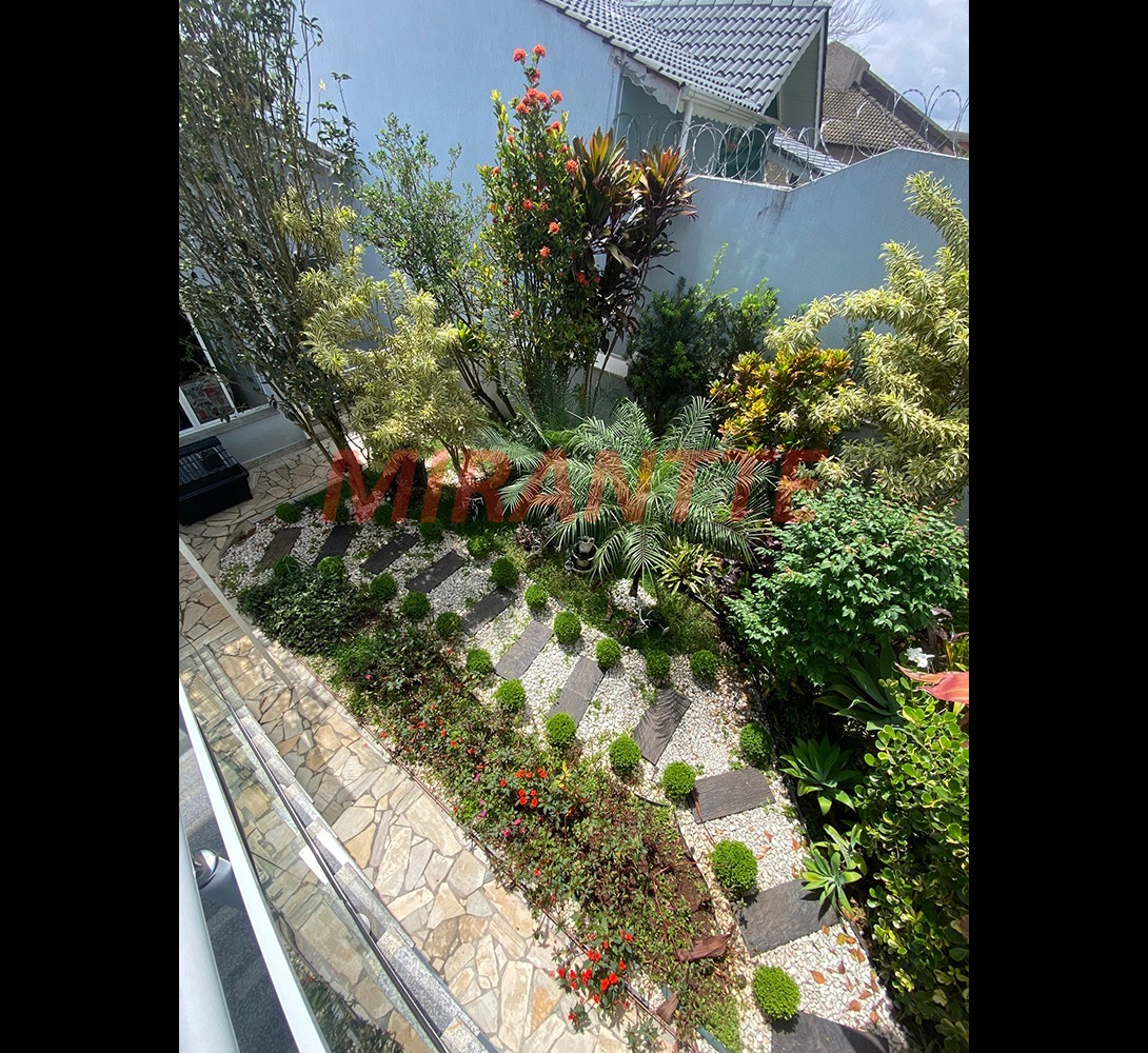 Sobrado de 350m² com 4 quartos em Jardim Ibiratiba