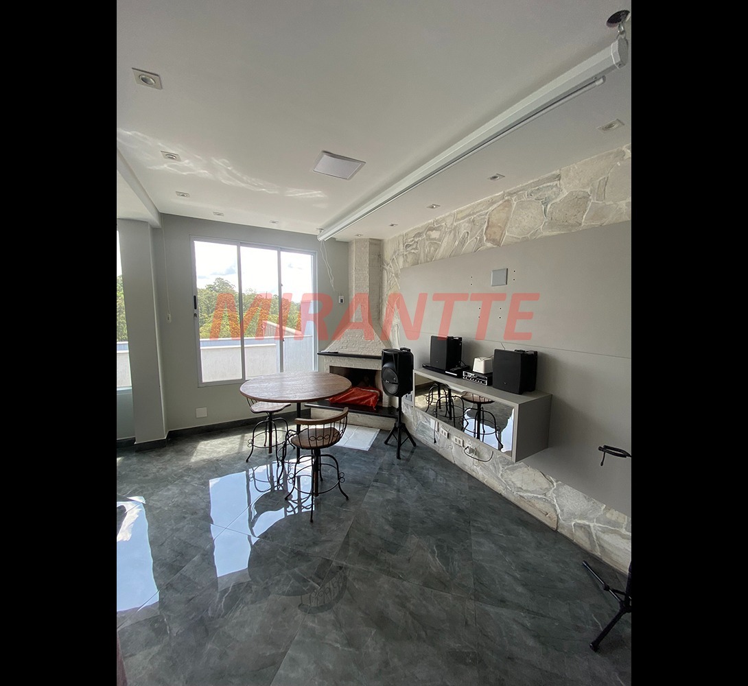 Sobrado de 350m² com 4 quartos em Jardim Ibiratiba