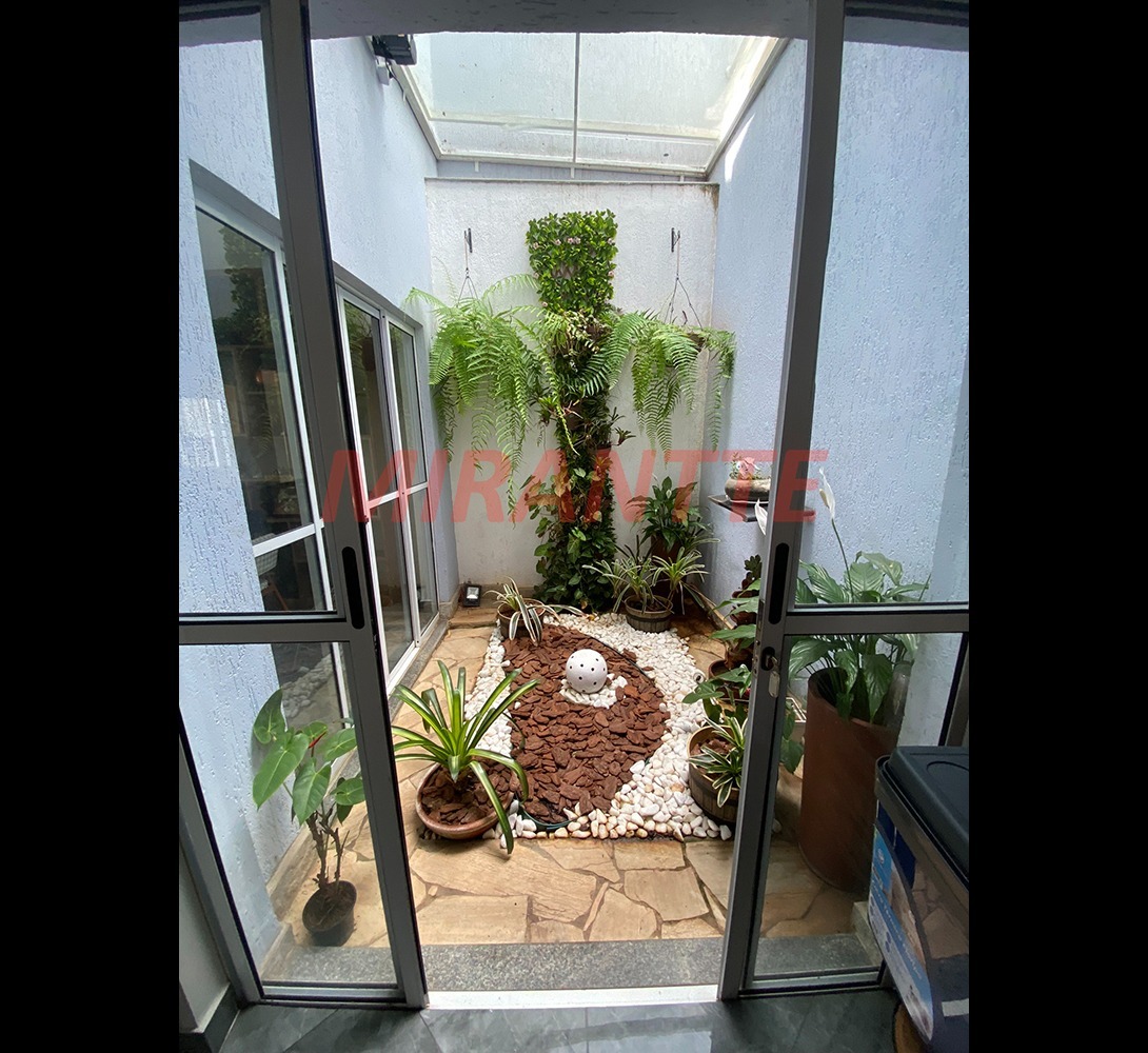Sobrado de 350m² com 4 quartos em Jardim Ibiratiba