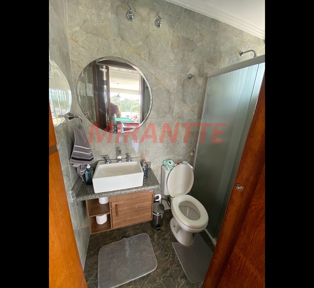 Sobrado de 350m² com 4 quartos em Jardim Ibiratiba