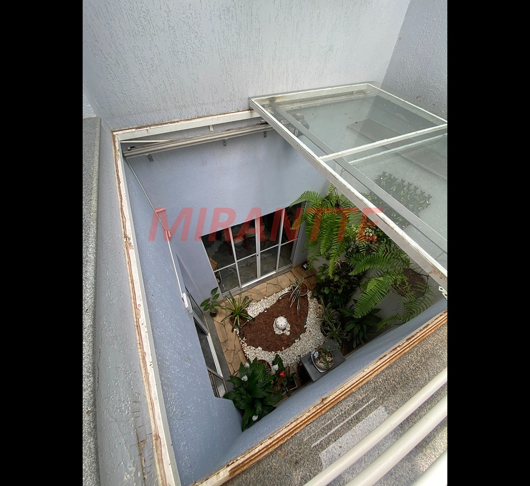 Sobrado de 350m² com 4 quartos em Jardim Ibiratiba
