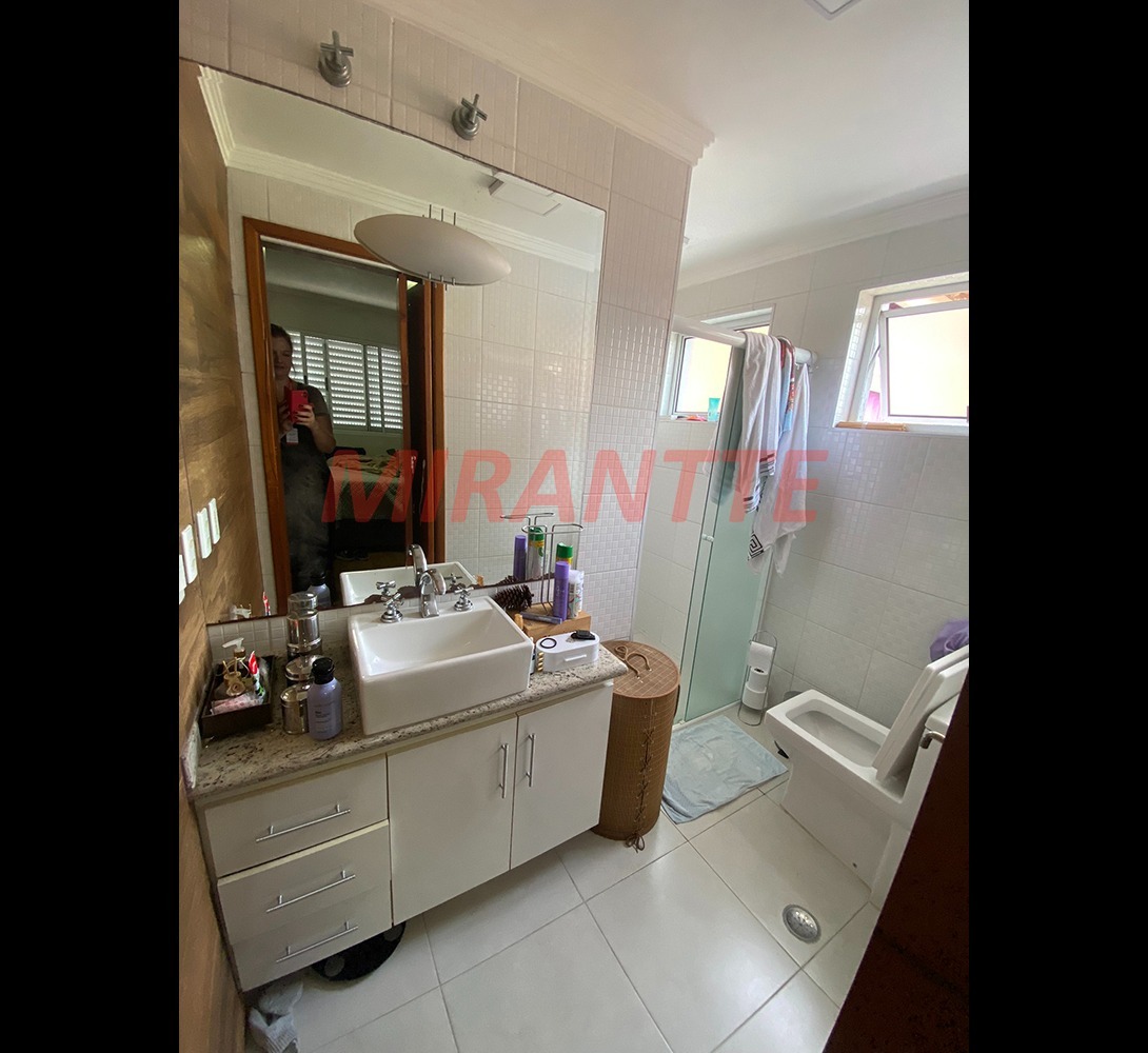 Sobrado de 350m² com 4 quartos em Jardim Ibiratiba