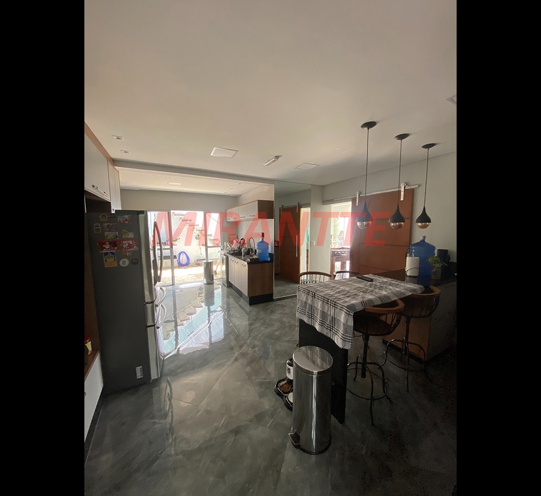 Sobrado de 350m² com 4 quartos em Jardim Ibiratiba