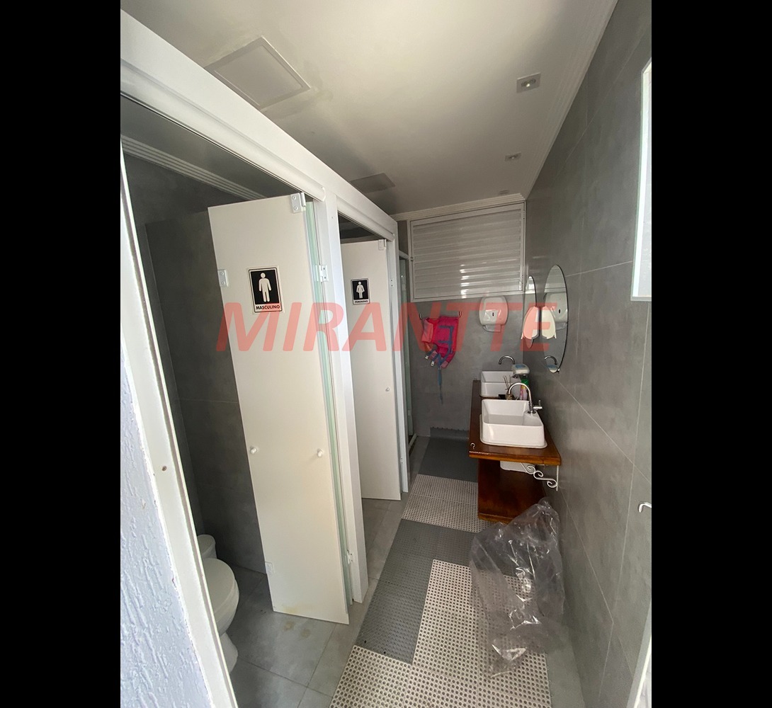 Sobrado de 350m² com 4 quartos em Jardim Ibiratiba
