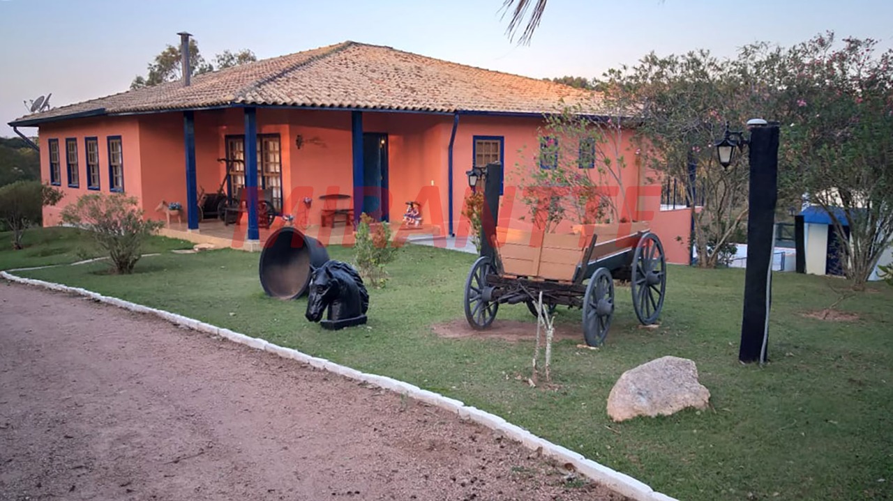 ChÁcara de 785m² com 3 quartos em Parque da Fazenda II