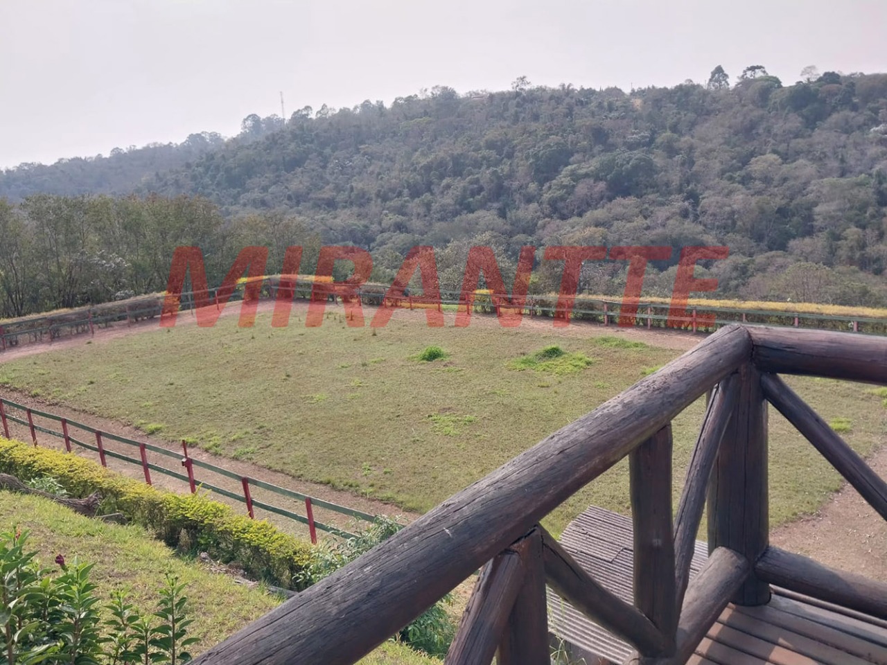 ChÁcara de 785m² com 3 quartos em Parque da Fazenda II