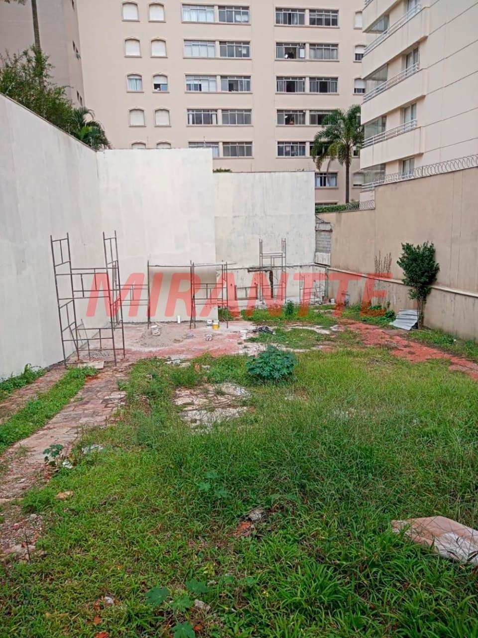 Terreno de 0m² em Paraíso