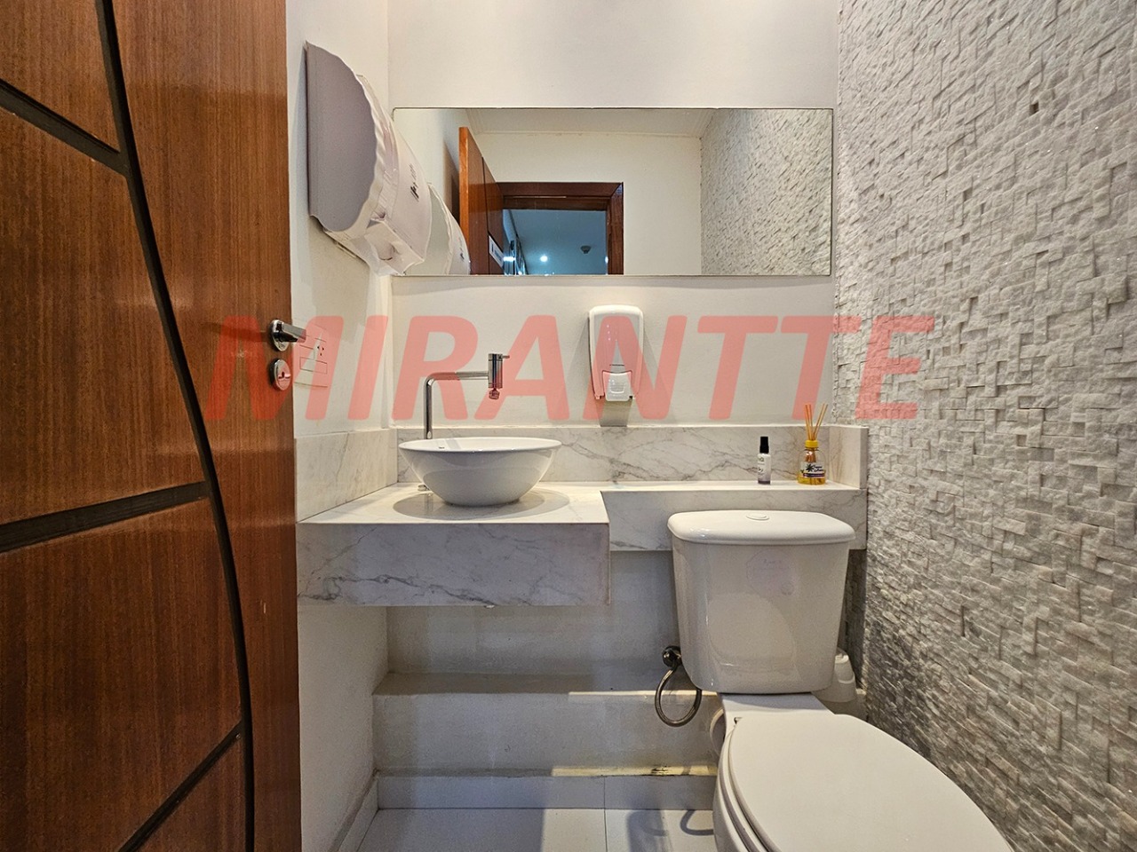 Comercial de 151m² em Indianópolis