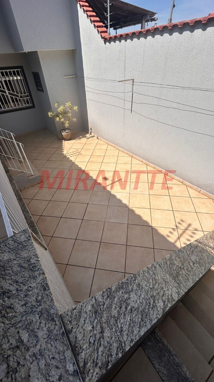 Sobrado de 160m² com 3 quartos em Vila Gustavo