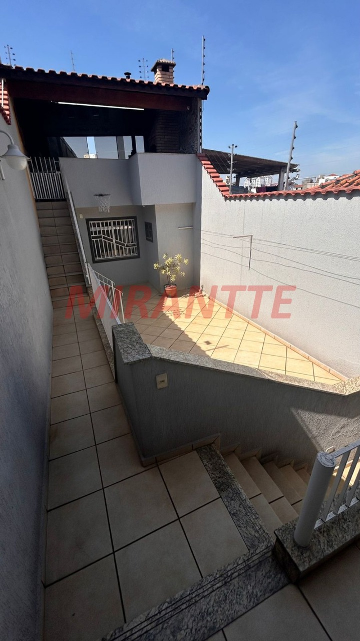 Sobrado de 160m² com 3 quartos em Vila Gustavo