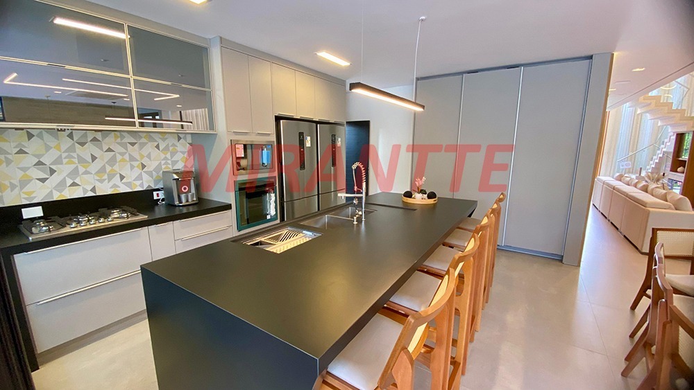 Cond. fechado de 400m² com 6 quartos em RIVIERA DE SAO LOURENCO