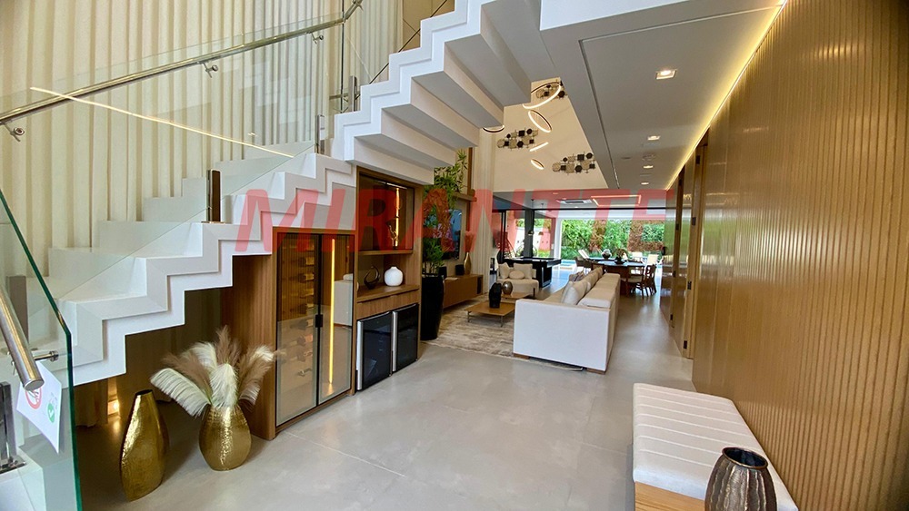 Cond. fechado de 400m² com 6 quartos em RIVIERA DE SAO LOURENCO
