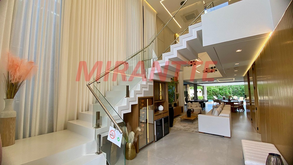 Cond. fechado de 400m² com 6 quartos em RIVIERA DE SAO LOURENCO
