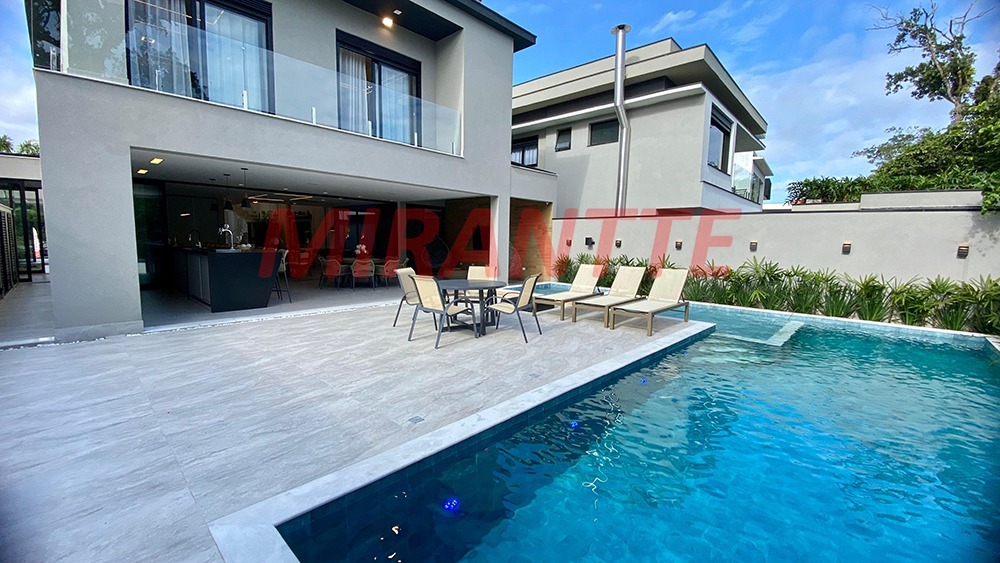 Cond. fechado de 400m² com 6 quartos em RIVIERA DE SAO LOURENCO