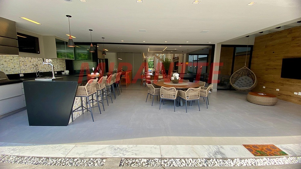 Cond. fechado de 400m² com 6 quartos em RIVIERA DE SAO LOURENCO