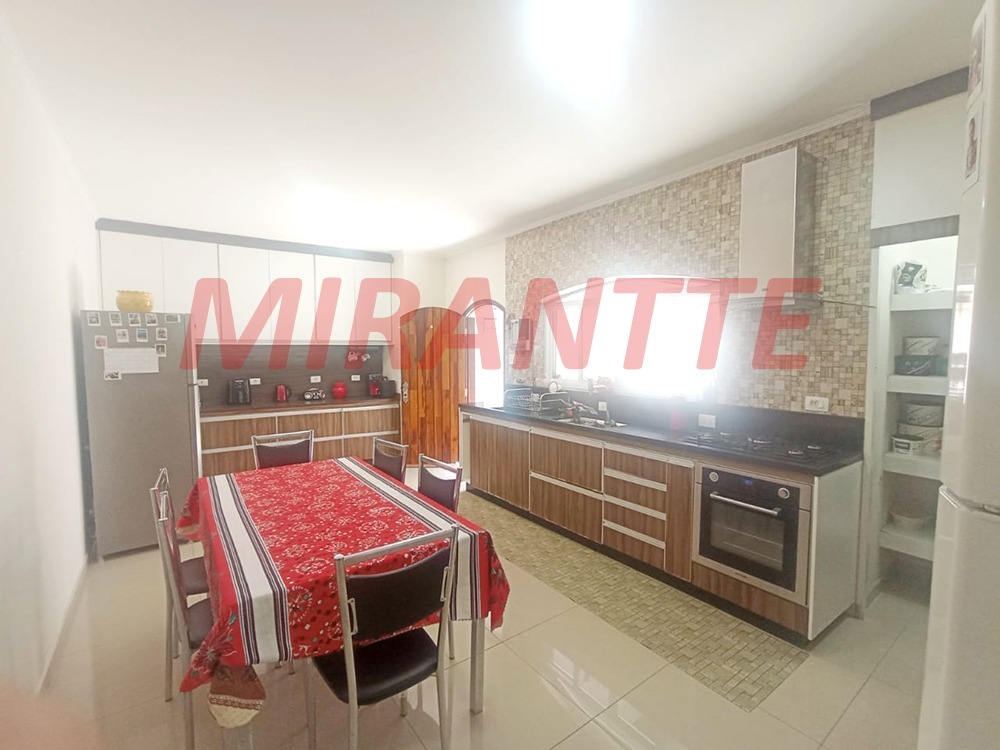 Sobrado de 257m² com 3 quartos em Vila Guilherme