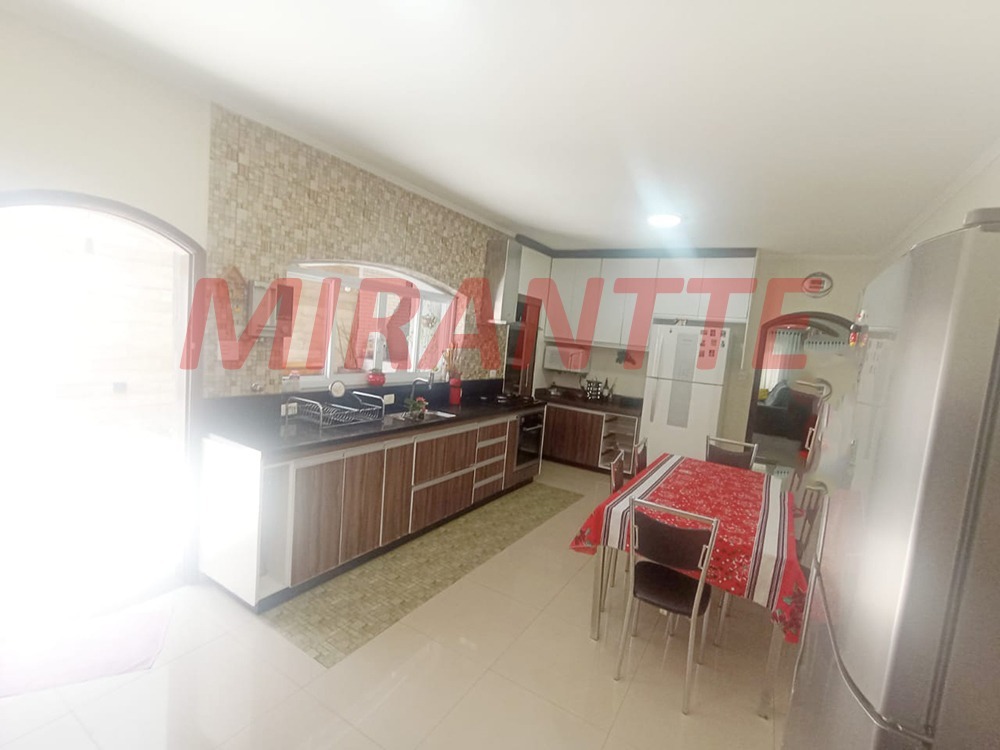 Sobrado de 257m² com 3 quartos em Vila Guilherme