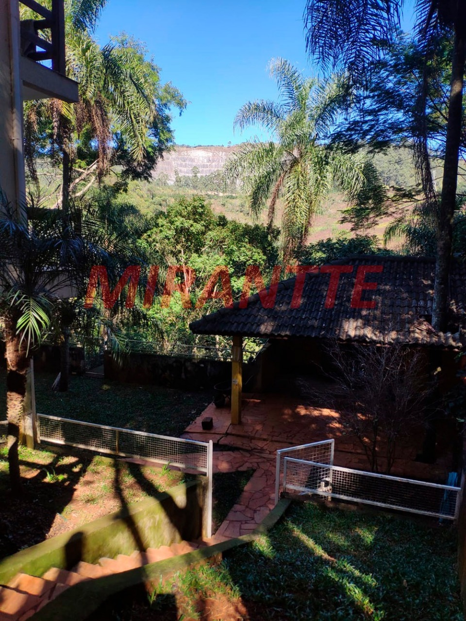Sobrado de 280m² com 3 quartos em Barreiro