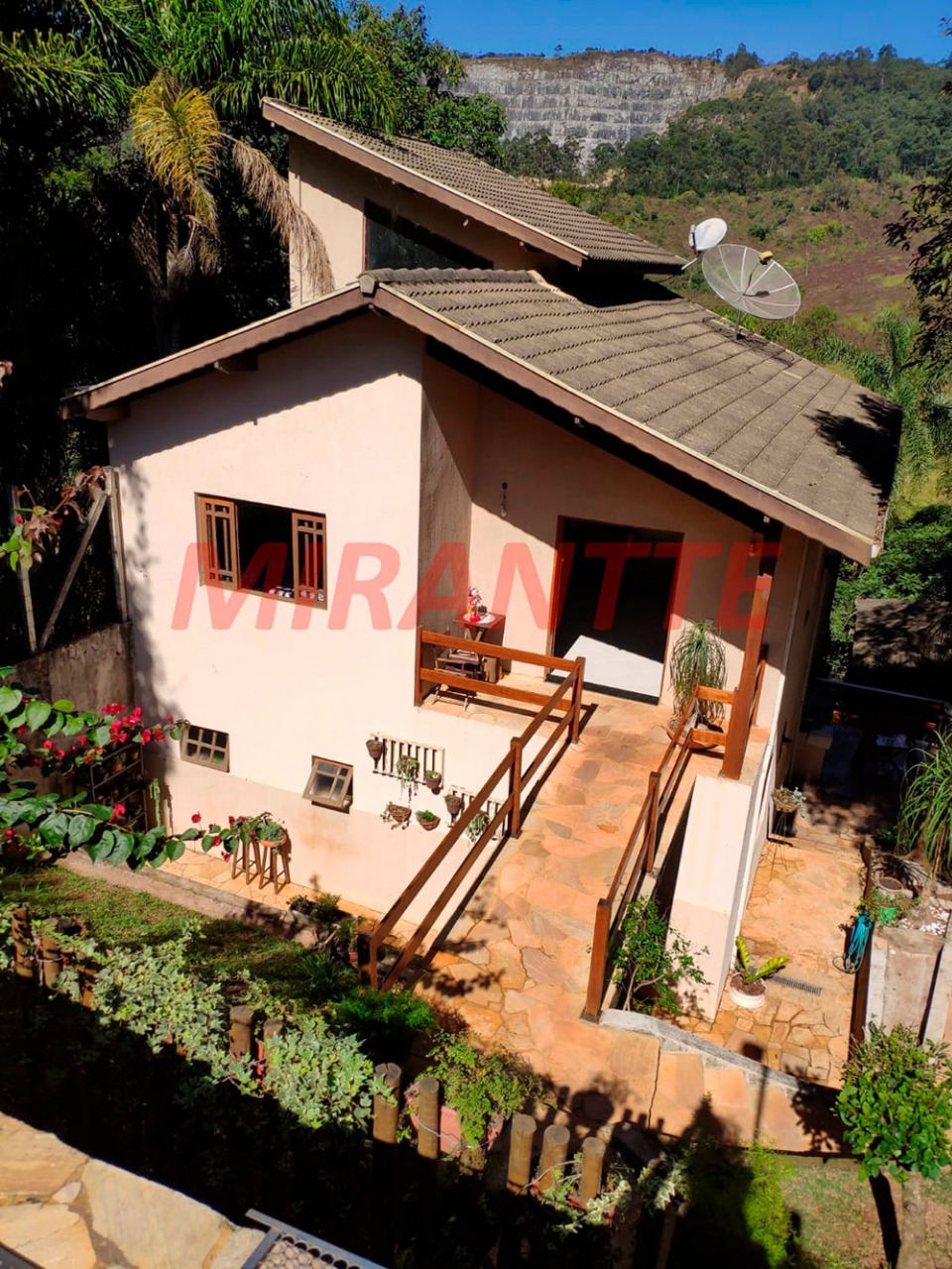 Sobrado de 280m² com 3 quartos em Barreiro