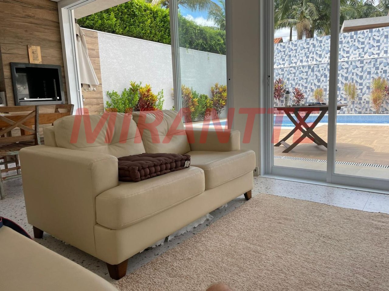 Cond. fechado de 269m² com 3 quartos em Refúgio