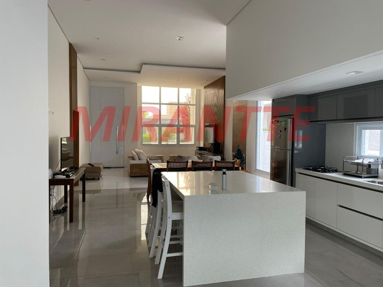 Cond. fechado de 269m² com 3 quartos em Refúgio