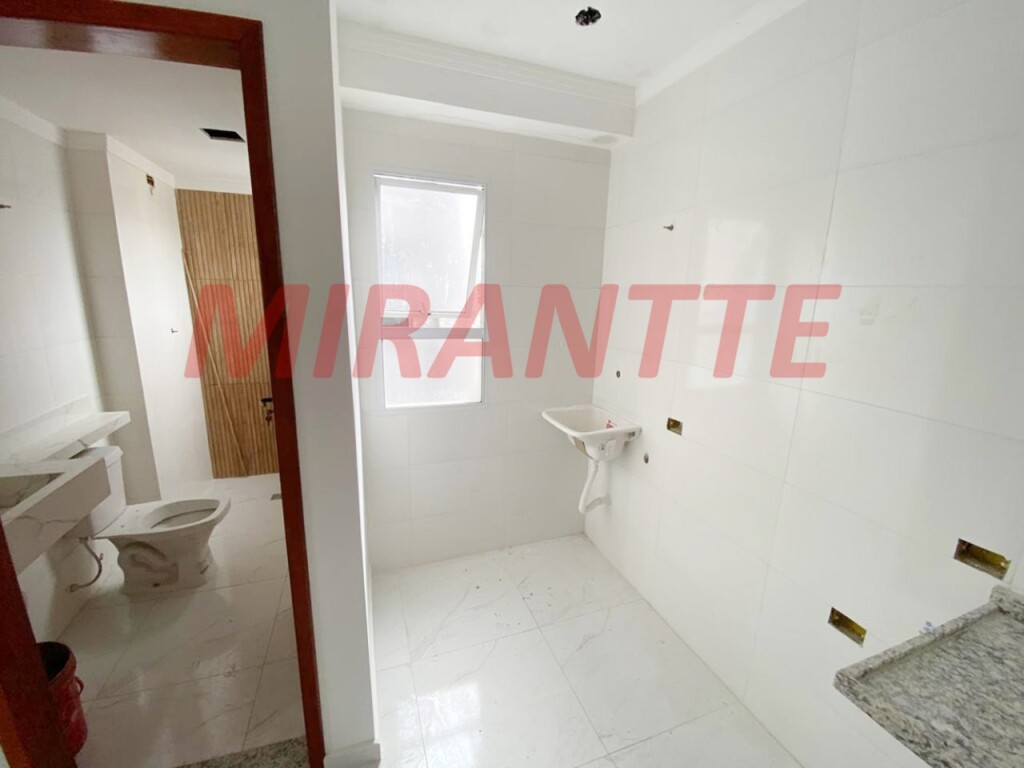 Apartamento de 40m² com 2 quartos em Água Fria