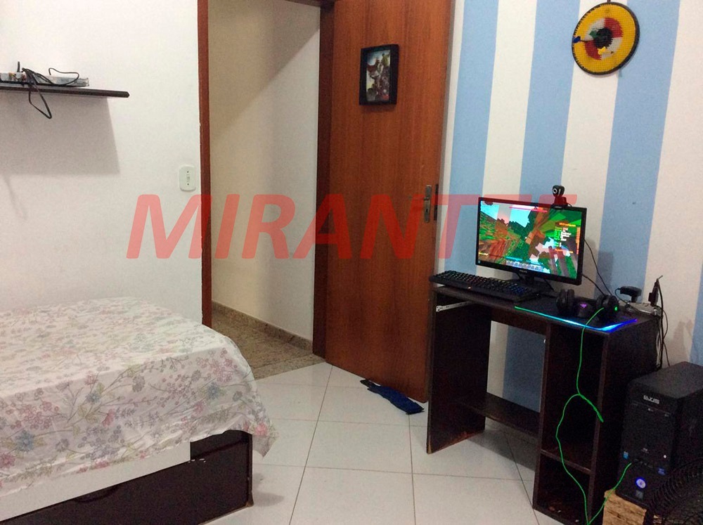 Sobrado de 128m² com 3 quartos em Vila Galvão