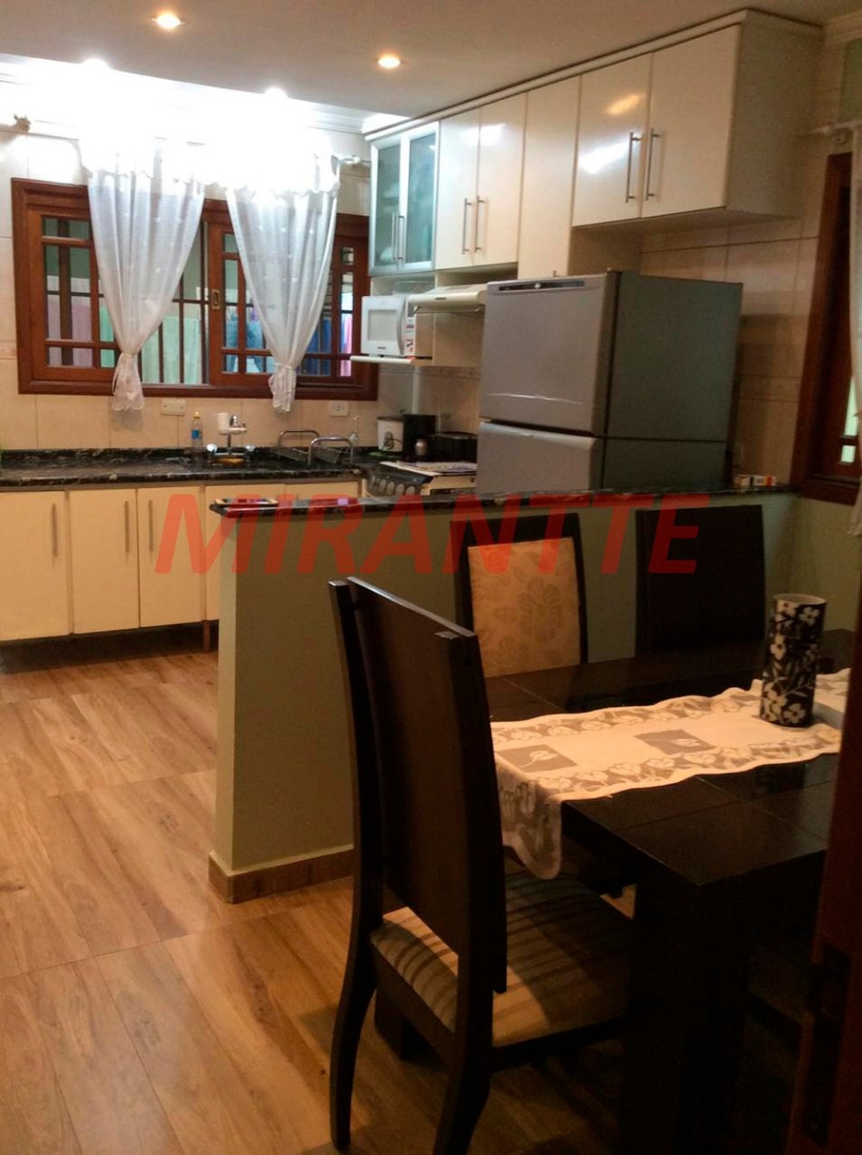 Sobrado de 128m² com 3 quartos em Vila Galvão