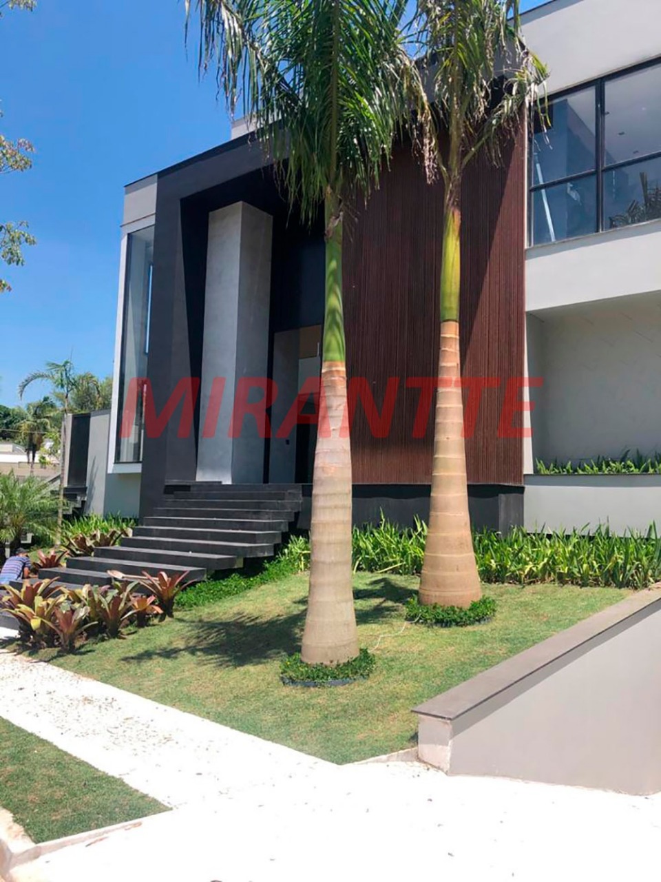 Cond. fechado de 950m² com 5 quartos em Tucuruvi