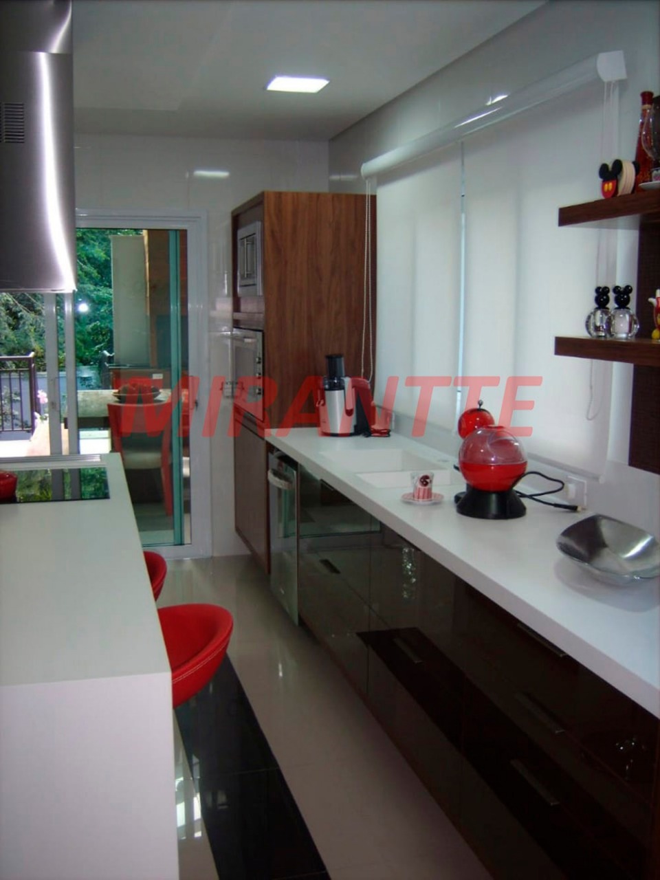 Cond. fechado de 600m² com 4 quartos em Tucuruvi