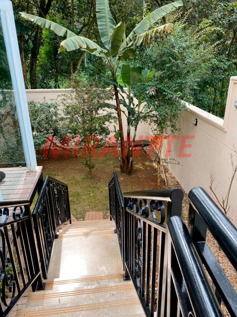 Cond. fechado de 600m² com 4 quartos em Tucuruvi