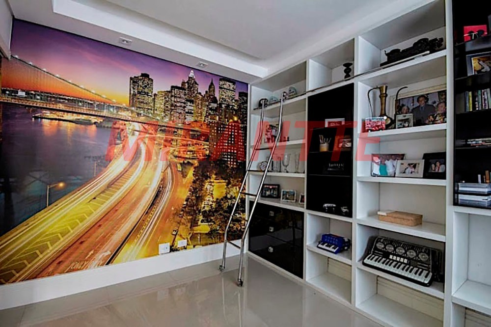 Cond. fechado de 600m² com 4 quartos em Tucuruvi