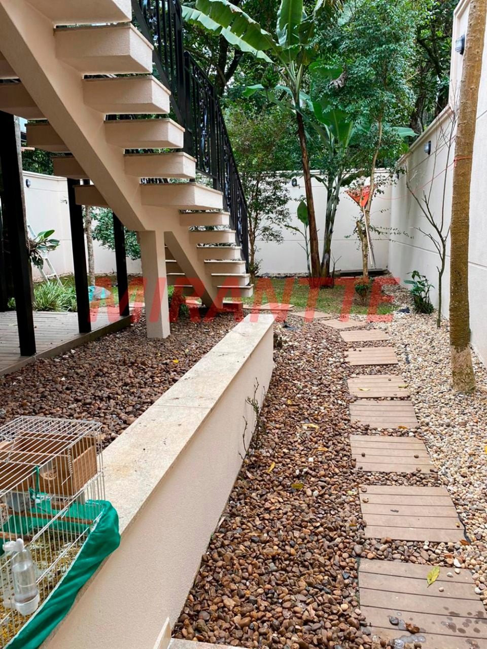 Cond. fechado de 600m² com 4 quartos em Tucuruvi