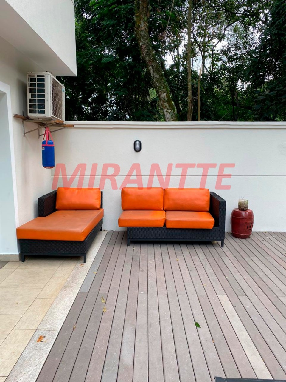 Cond. fechado de 600m² com 4 quartos em Tucuruvi