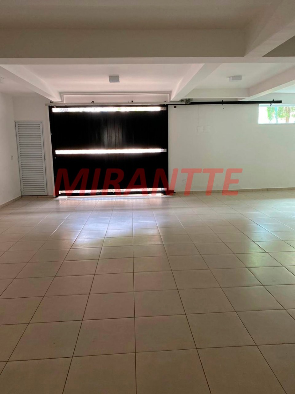 Cond. fechado de 600m² com 4 quartos em Tucuruvi