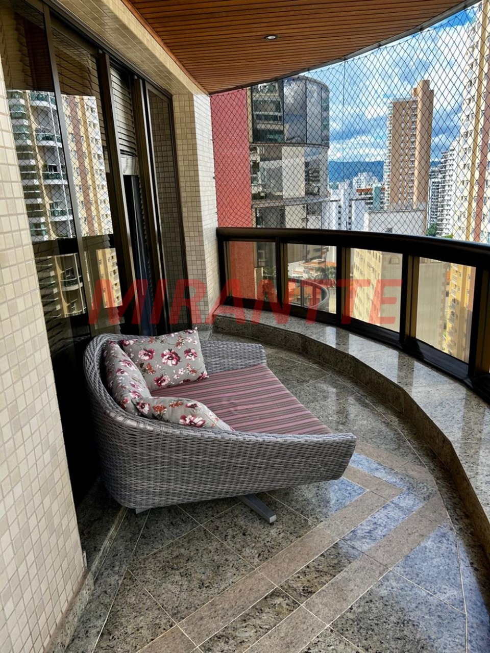 Apartamento de 208m² com 3 quartos em Santana