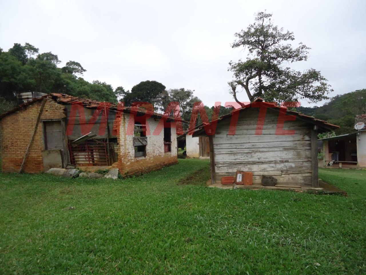 ChÁcara de 813.07m² com 3 quartos em Tanque Caio