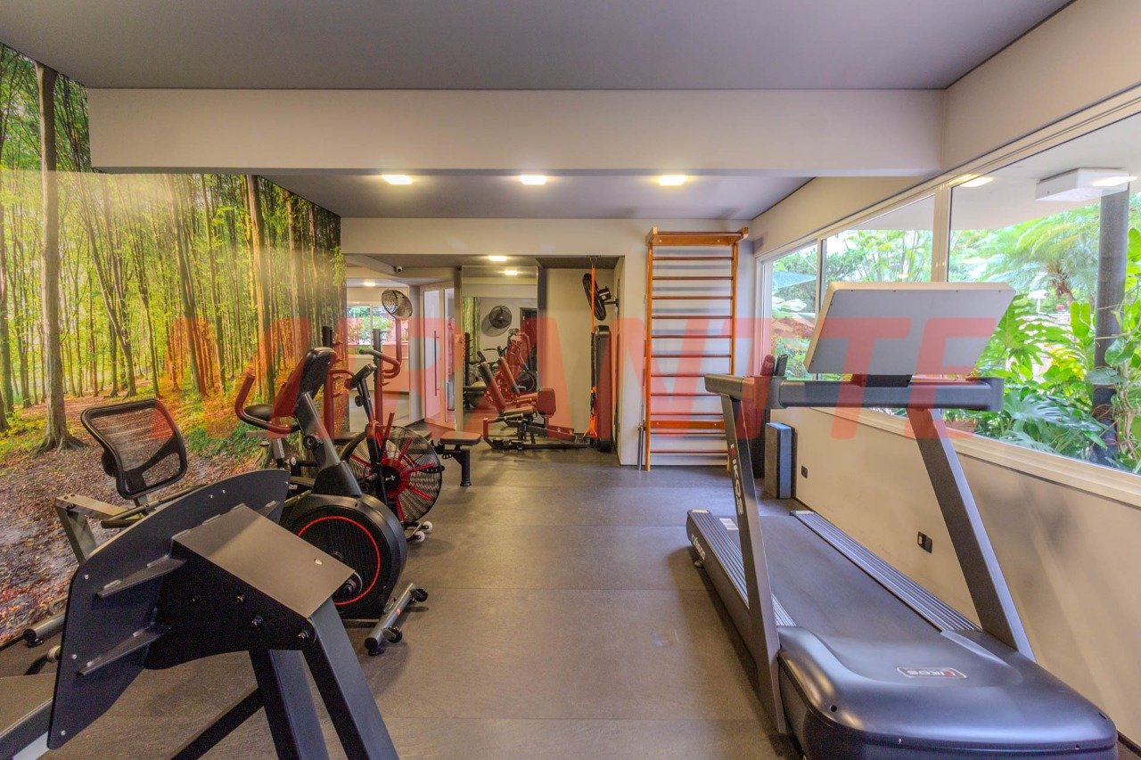 Apartamento de 179m² com 4 quartos em Água Fria