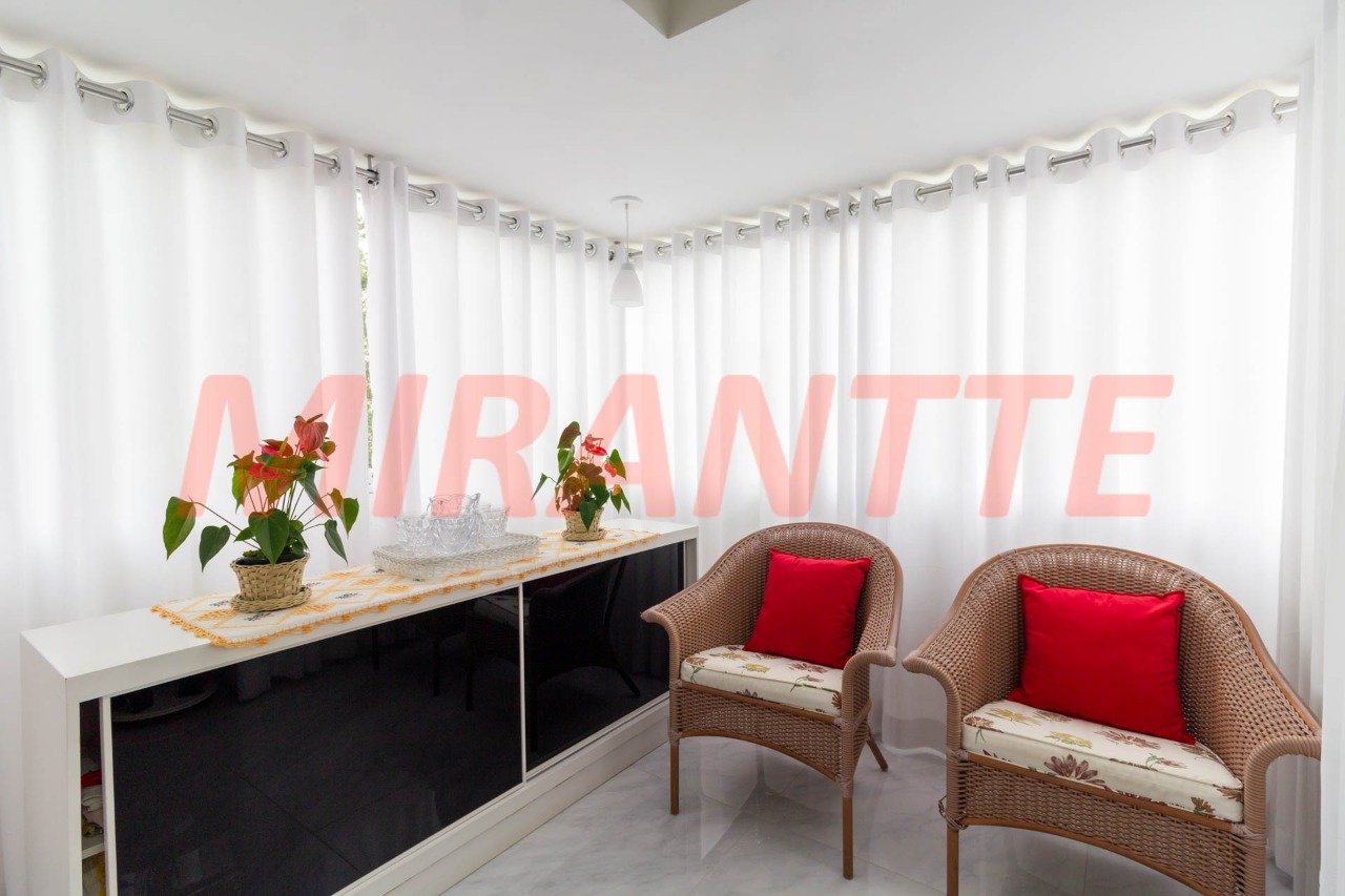 Apartamento de 179m² com 4 quartos em Água Fria