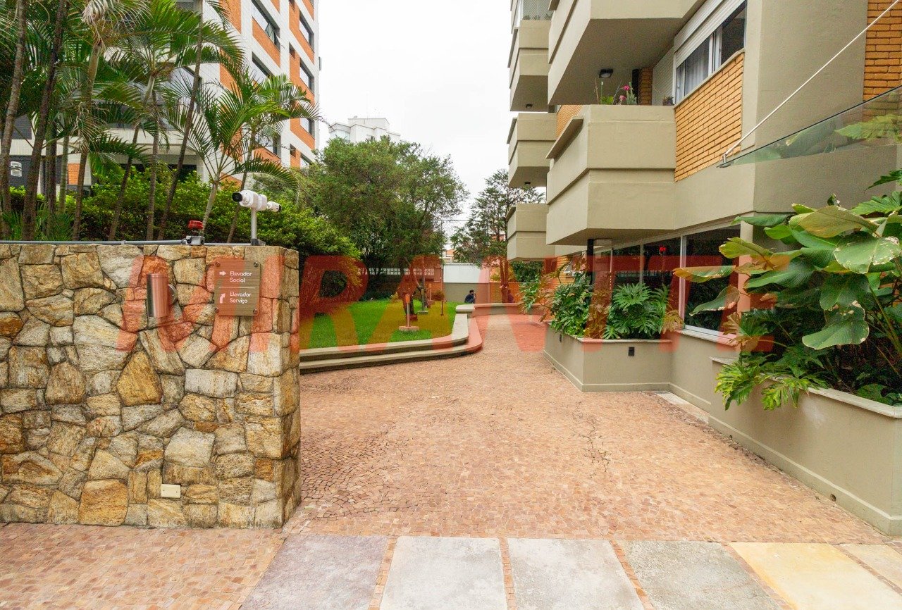 Apartamento de 179m² com 4 quartos em Água Fria
