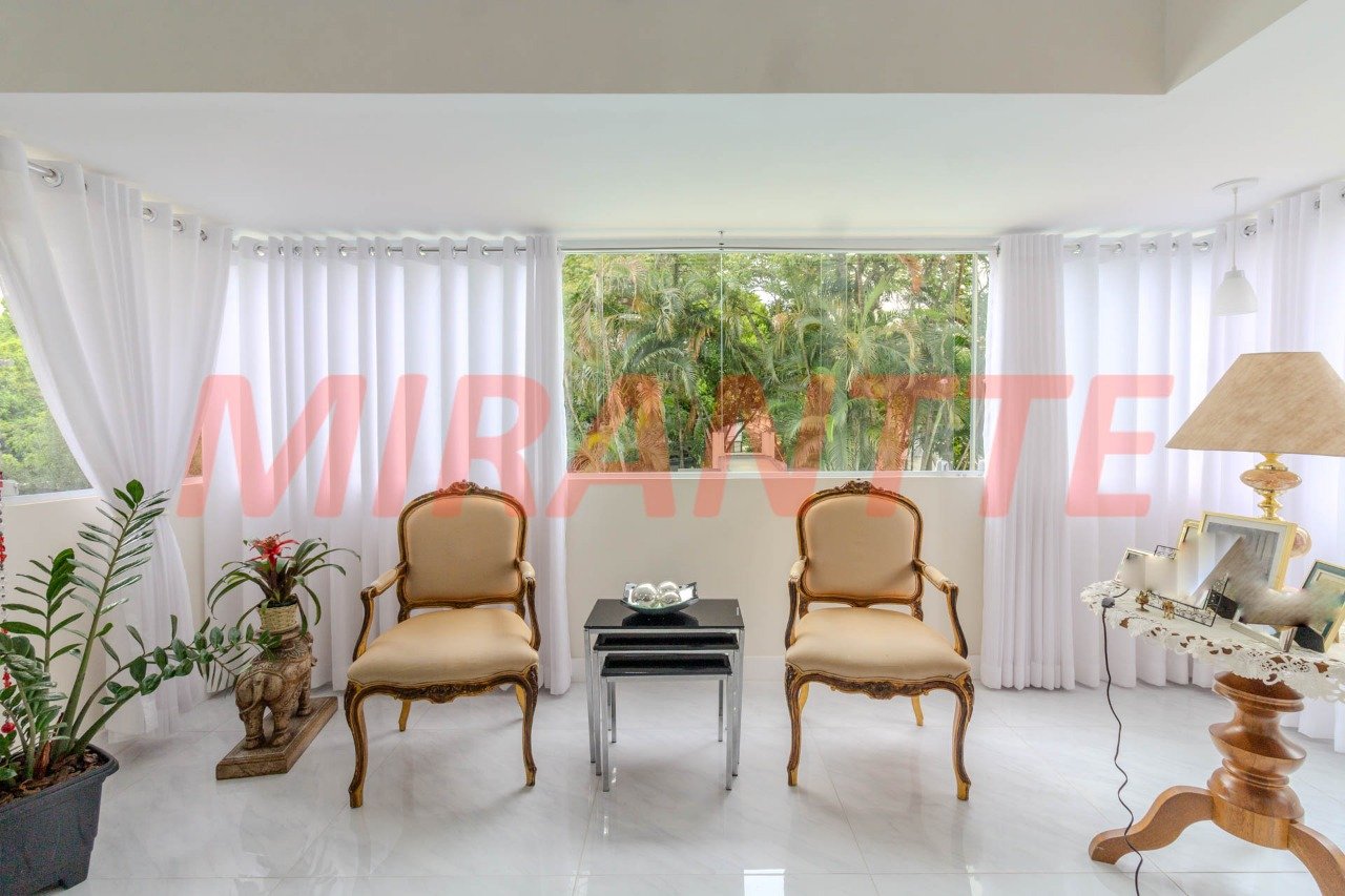 Apartamento de 179m² com 4 quartos em Água Fria