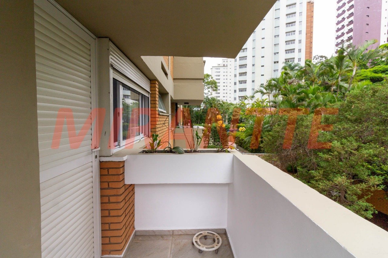 Apartamento de 179m² com 4 quartos em Água Fria