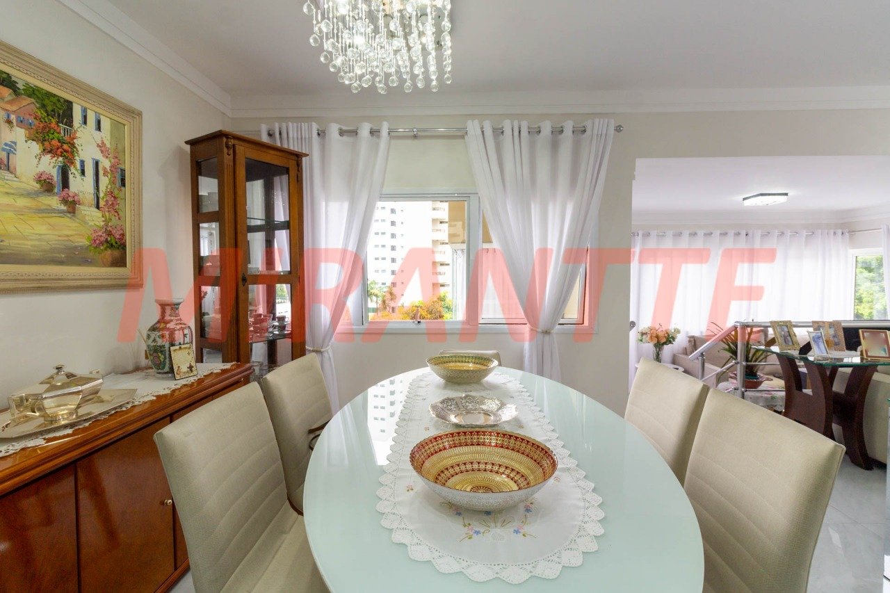 Apartamento de 179m² com 4 quartos em Água Fria