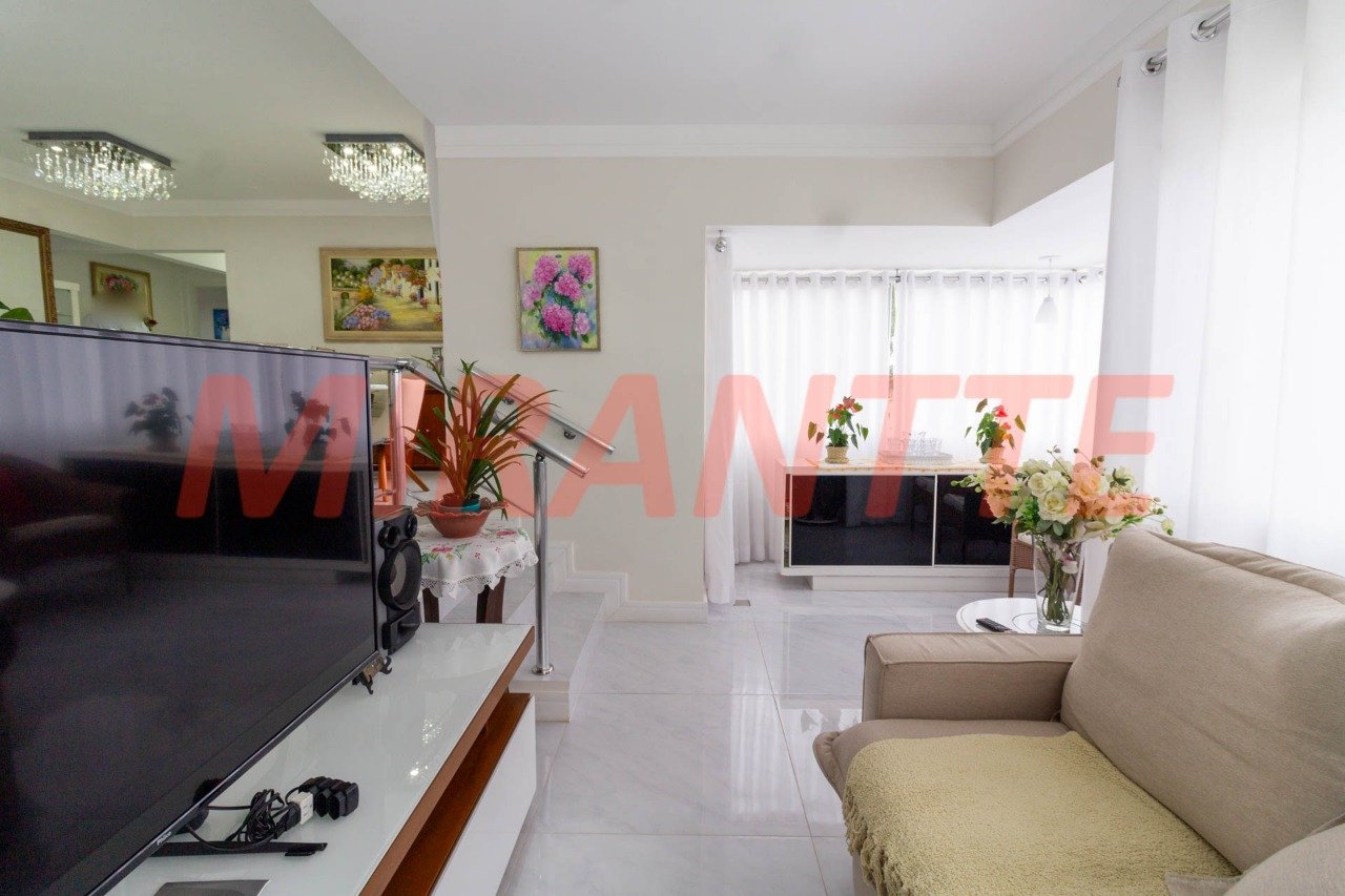 Apartamento de 179m² com 4 quartos em Água Fria