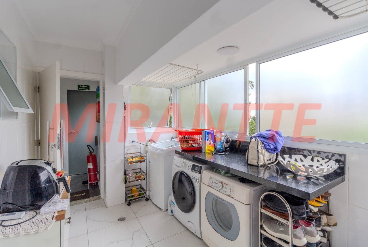 Apartamento de 179m² com 4 quartos em Água Fria