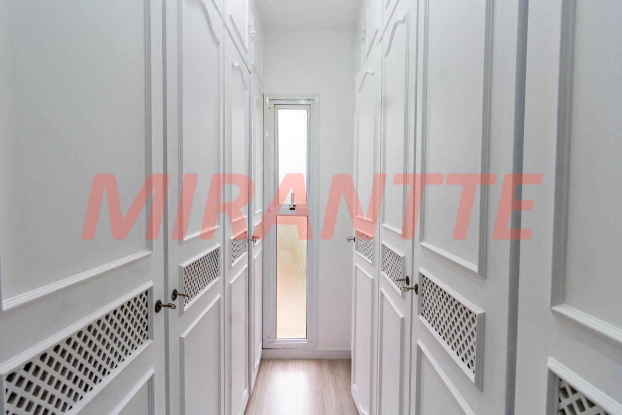 Apartamento de 179m² com 4 quartos em Água Fria