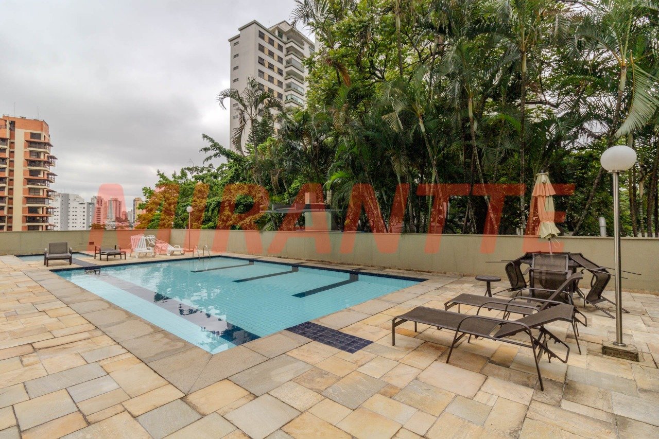 Apartamento de 179m² com 4 quartos em Água Fria
