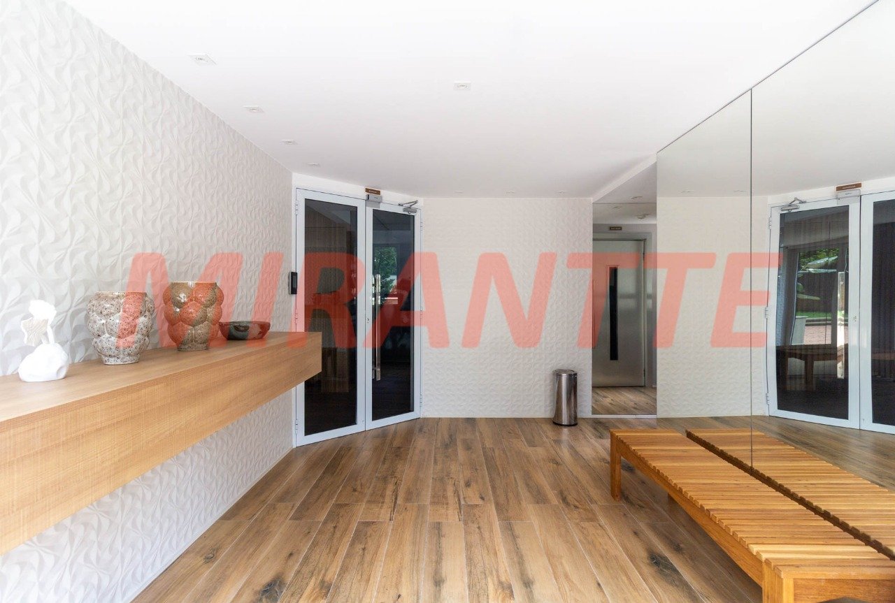 Apartamento de 179m² com 4 quartos em Água Fria