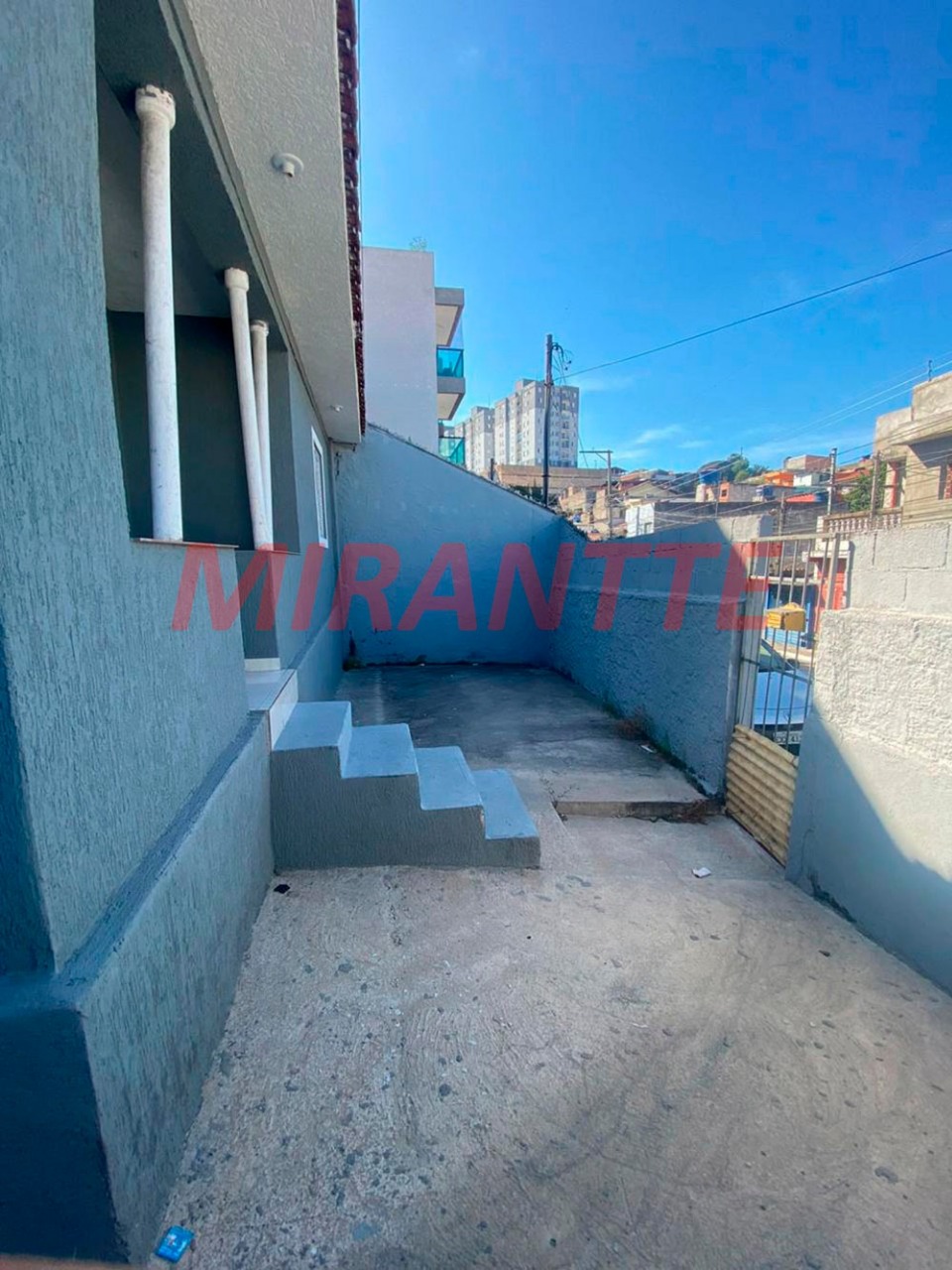Sobrado de 200m² com 5 quartos em Parque Sao Luis